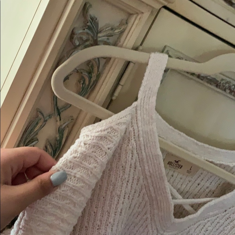 CREAM SWEATER HOLLISTER WORN ONCE - Picture 2 of 2